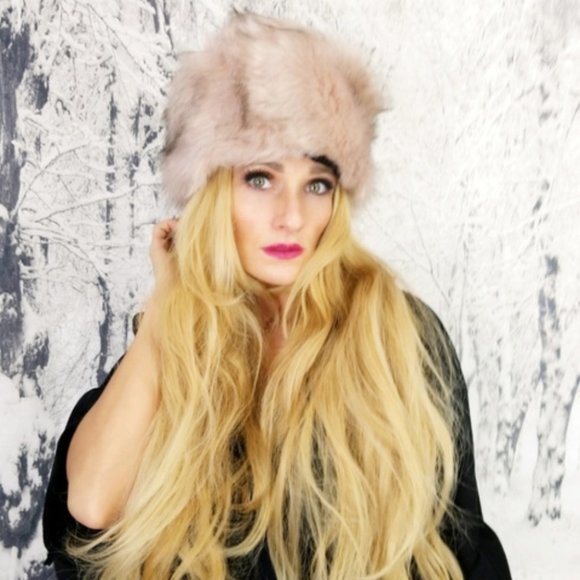 Blush Pink RUSSIAN FAUX FUR HAT - Picture 2 of 3